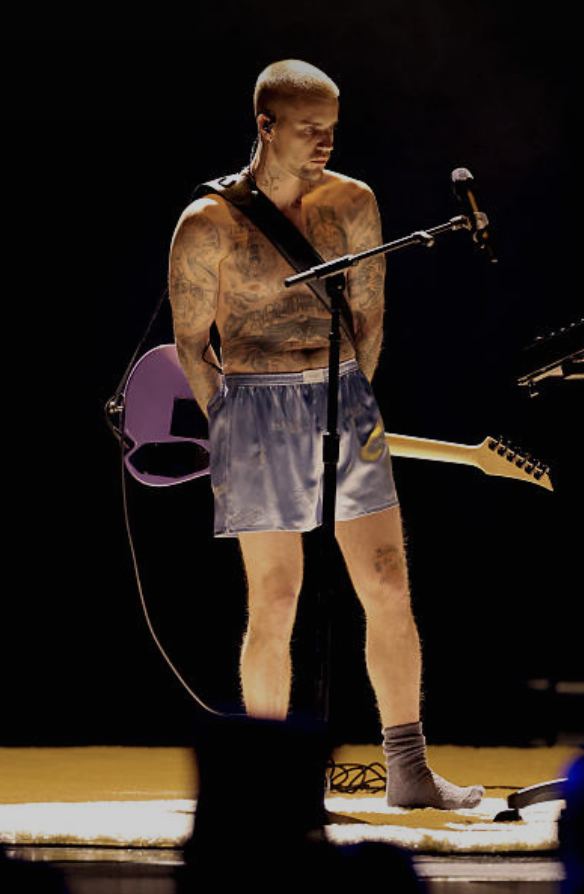 Ropa interior de Justin Bieber en los Grammy 2026 en Yukon