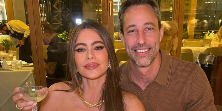 Sofía Vergara y Justin Saliman durante el cumpleaños dela actriz.