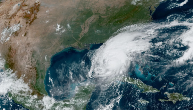 Milton toca tierra en Florida como Cat 3