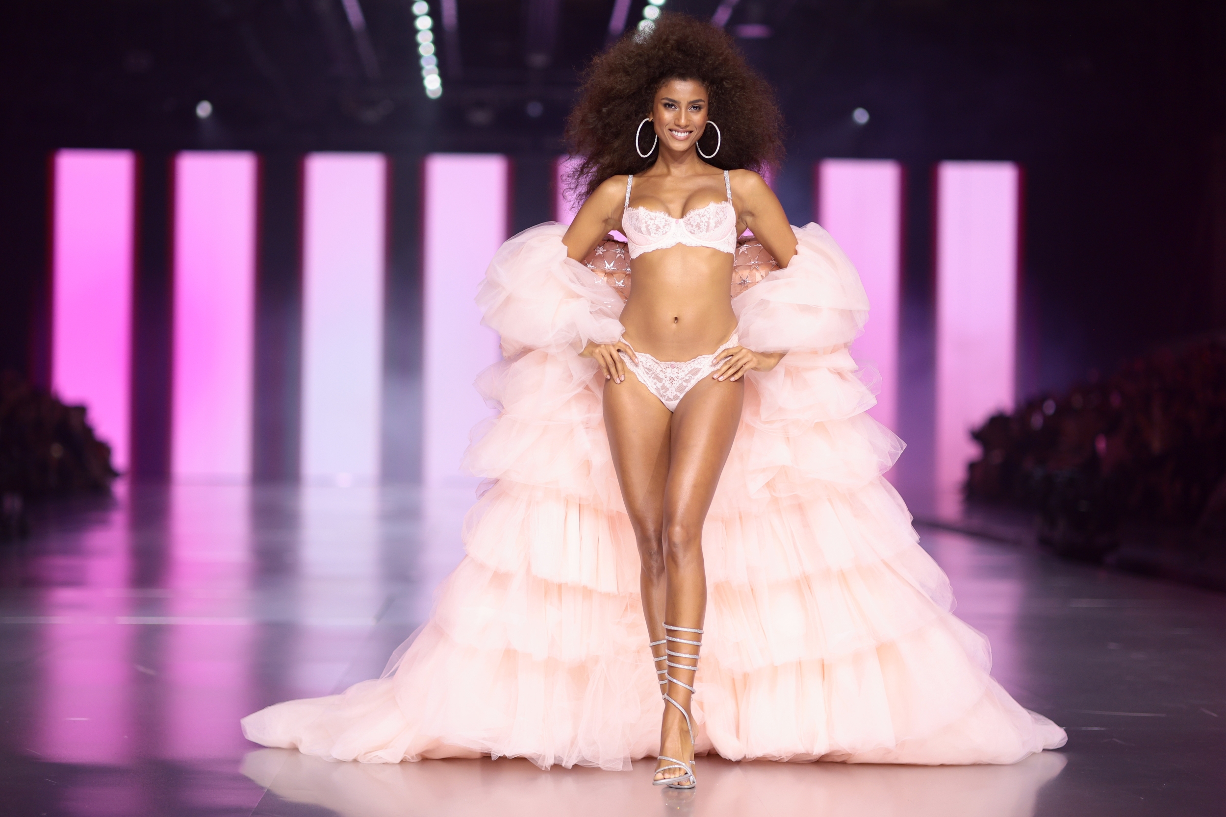 Victorias Secret Fashion Show 2024 en fotos