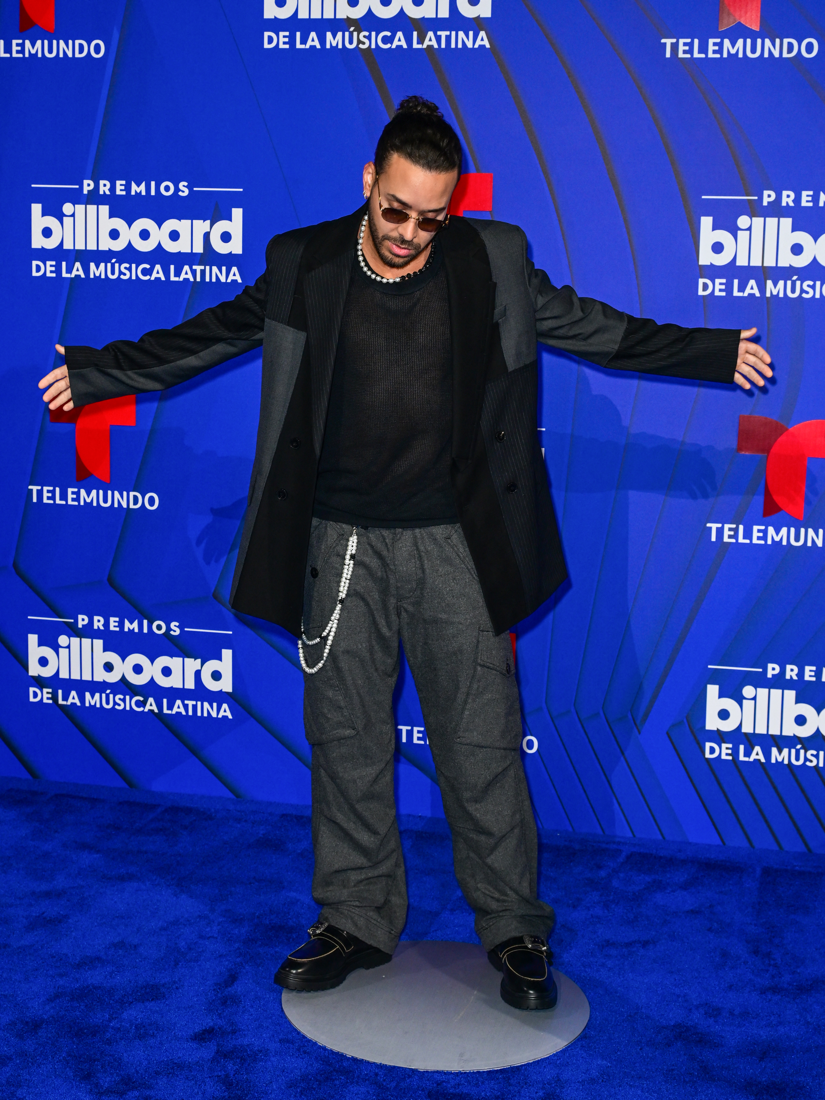 Latin Billboard alfombra azul 