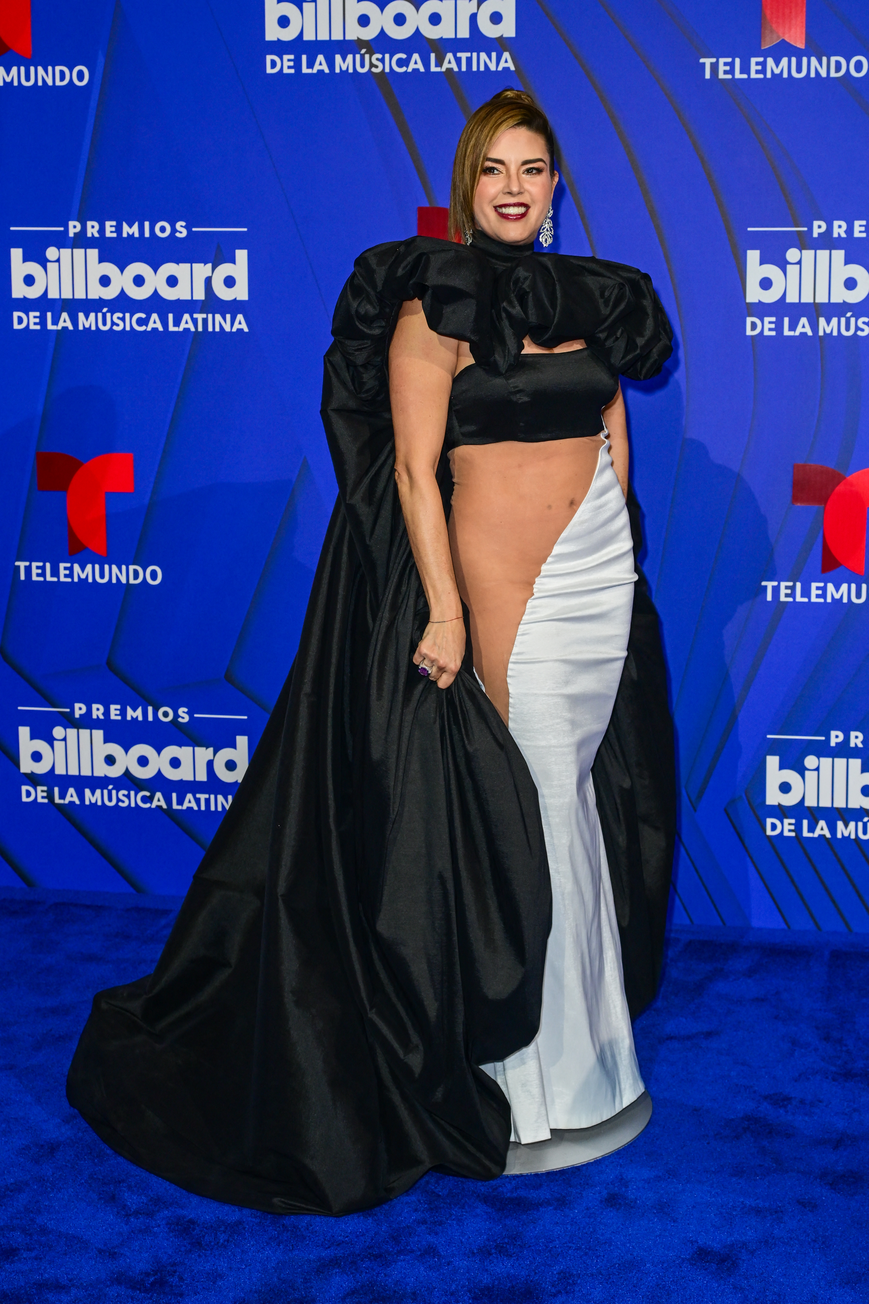 Latin Billboard alfombra azul 2024