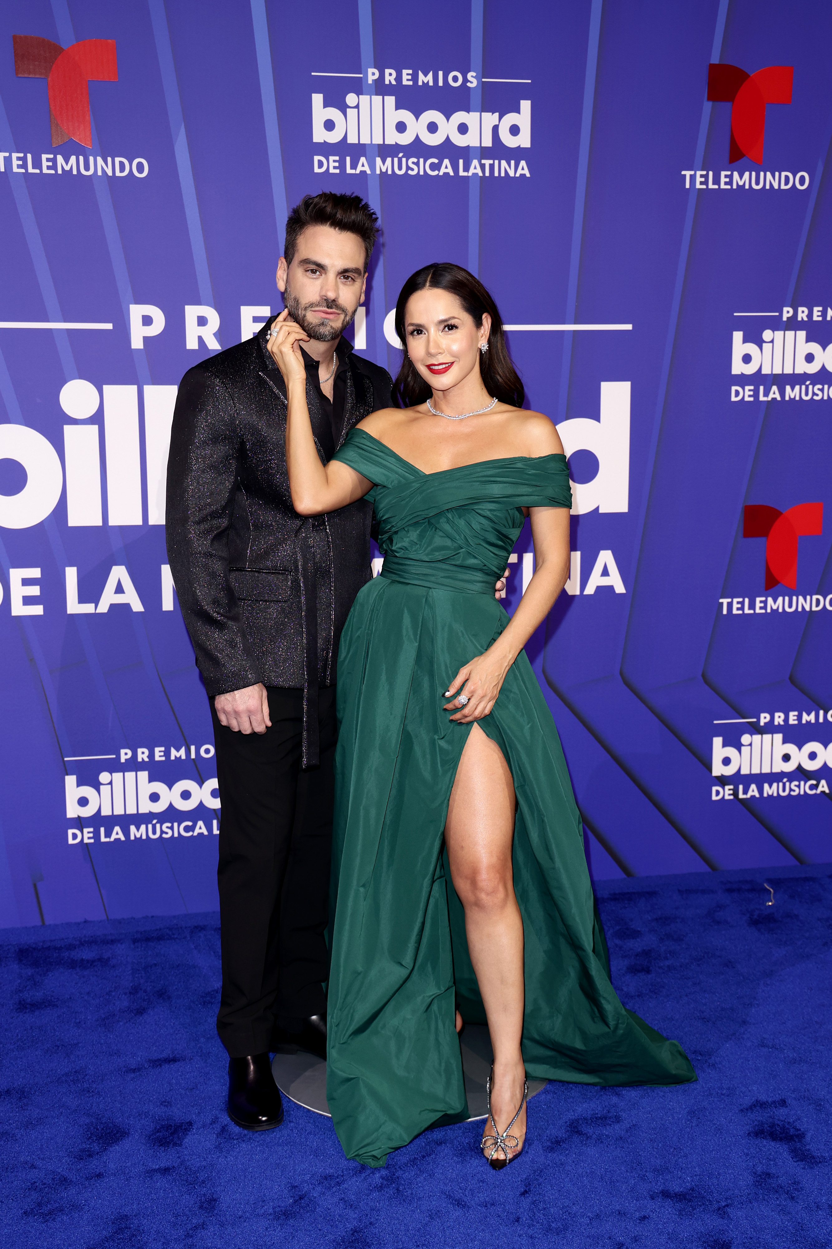 Carmen Villalobos y Frederick Oldeburg en los Latin Billboard 2024