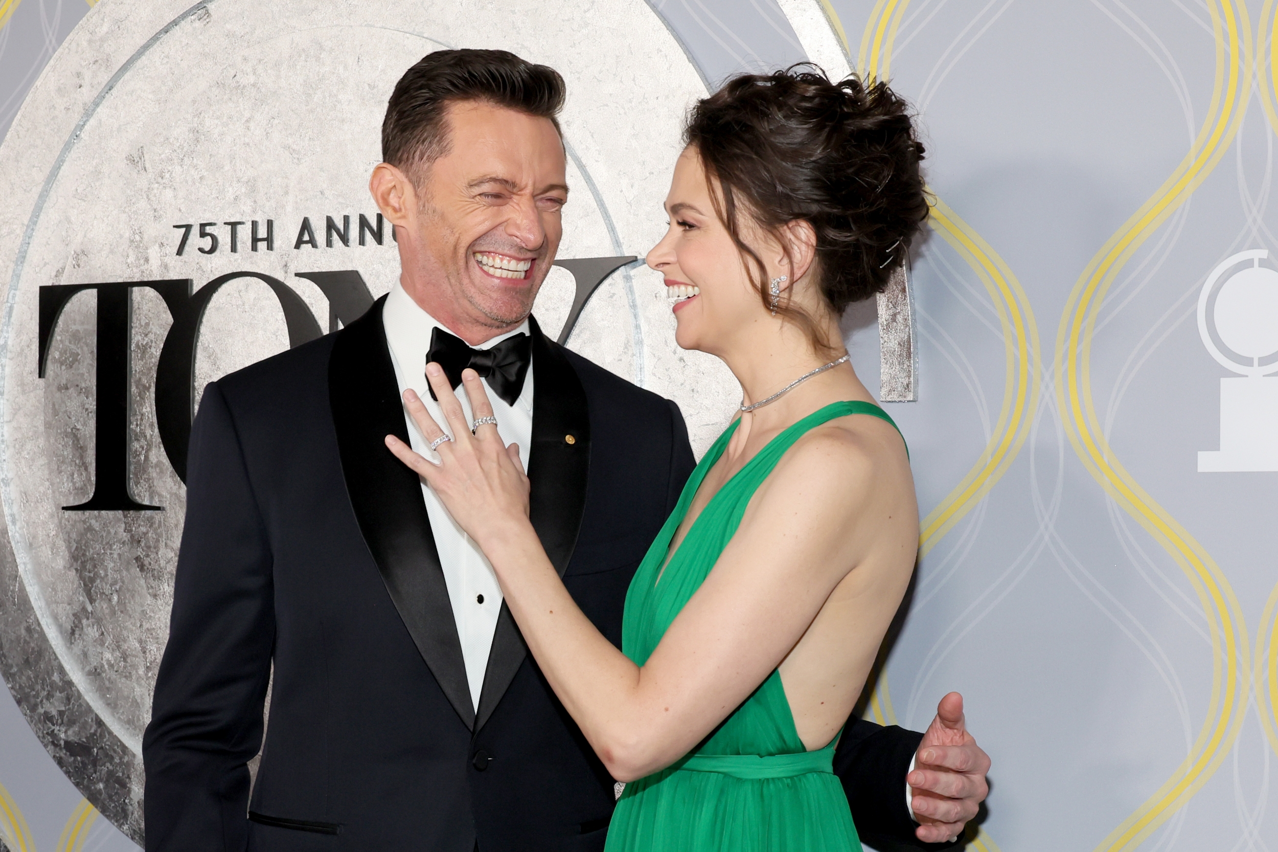 La complicidad entre Hugh Jackman y Sutton Foster