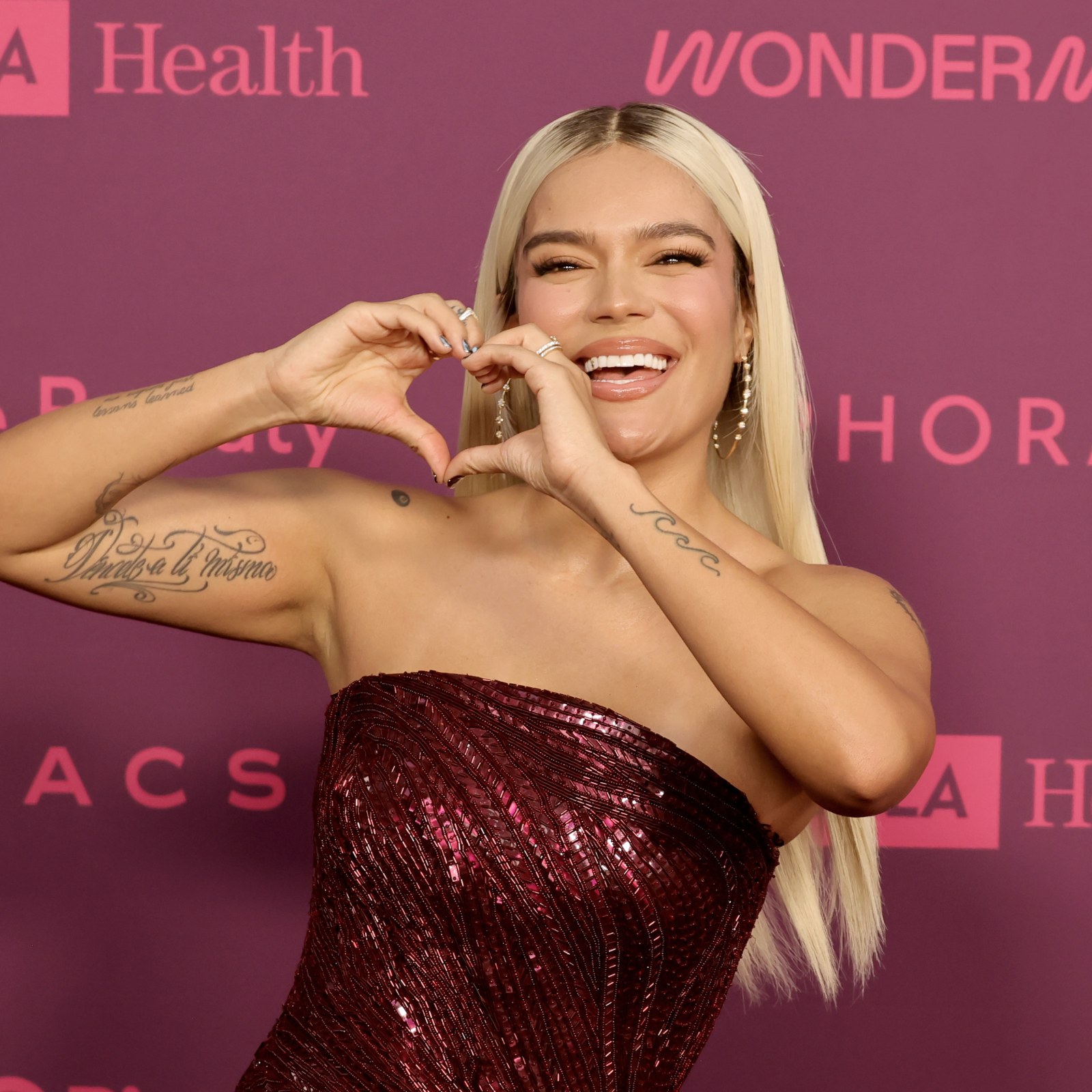 Karol G responde a la controversia de '+57' y revela el mensaje cultural del mayor junte de la historia de Colombia