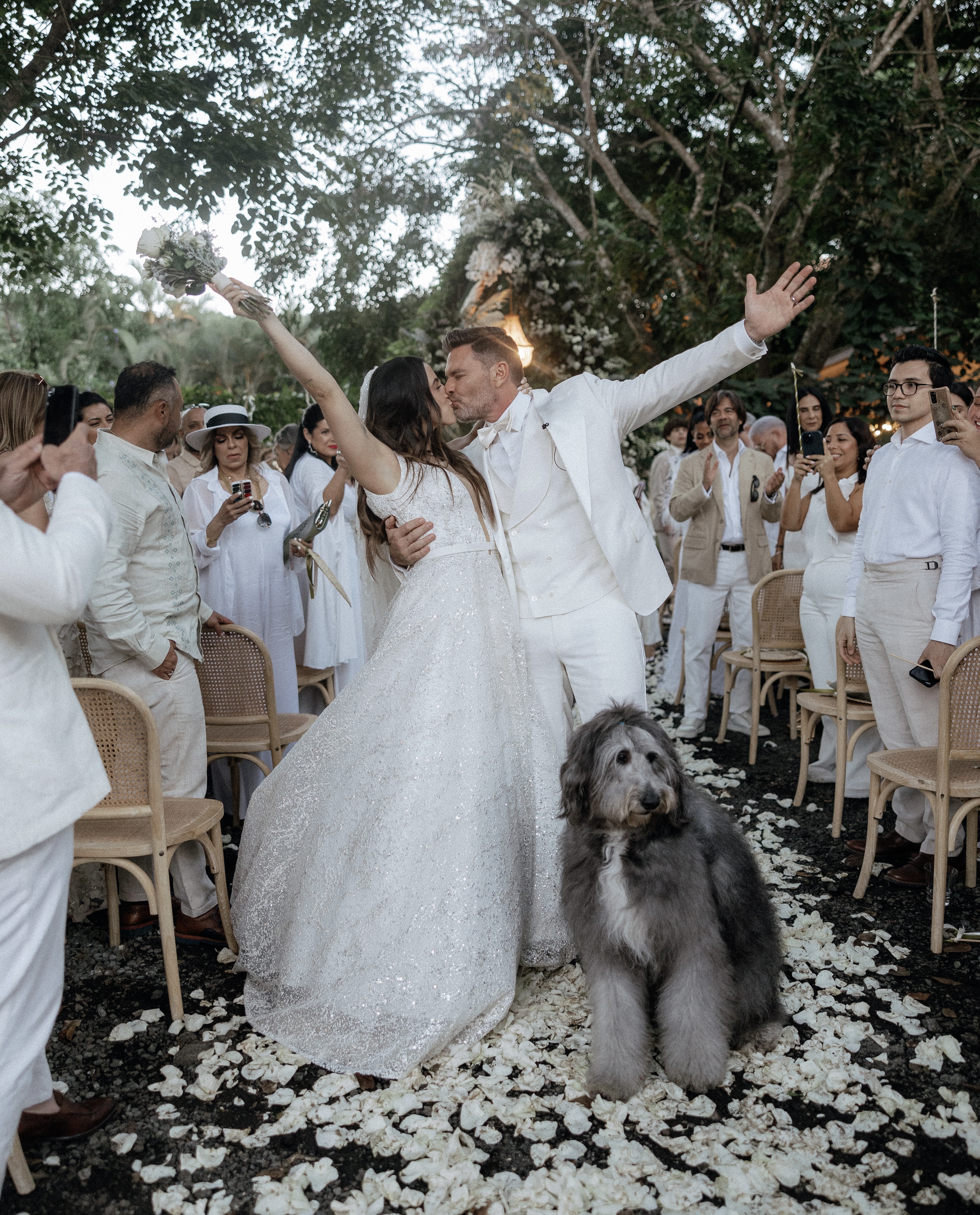 boda de julian gil y valeria marin