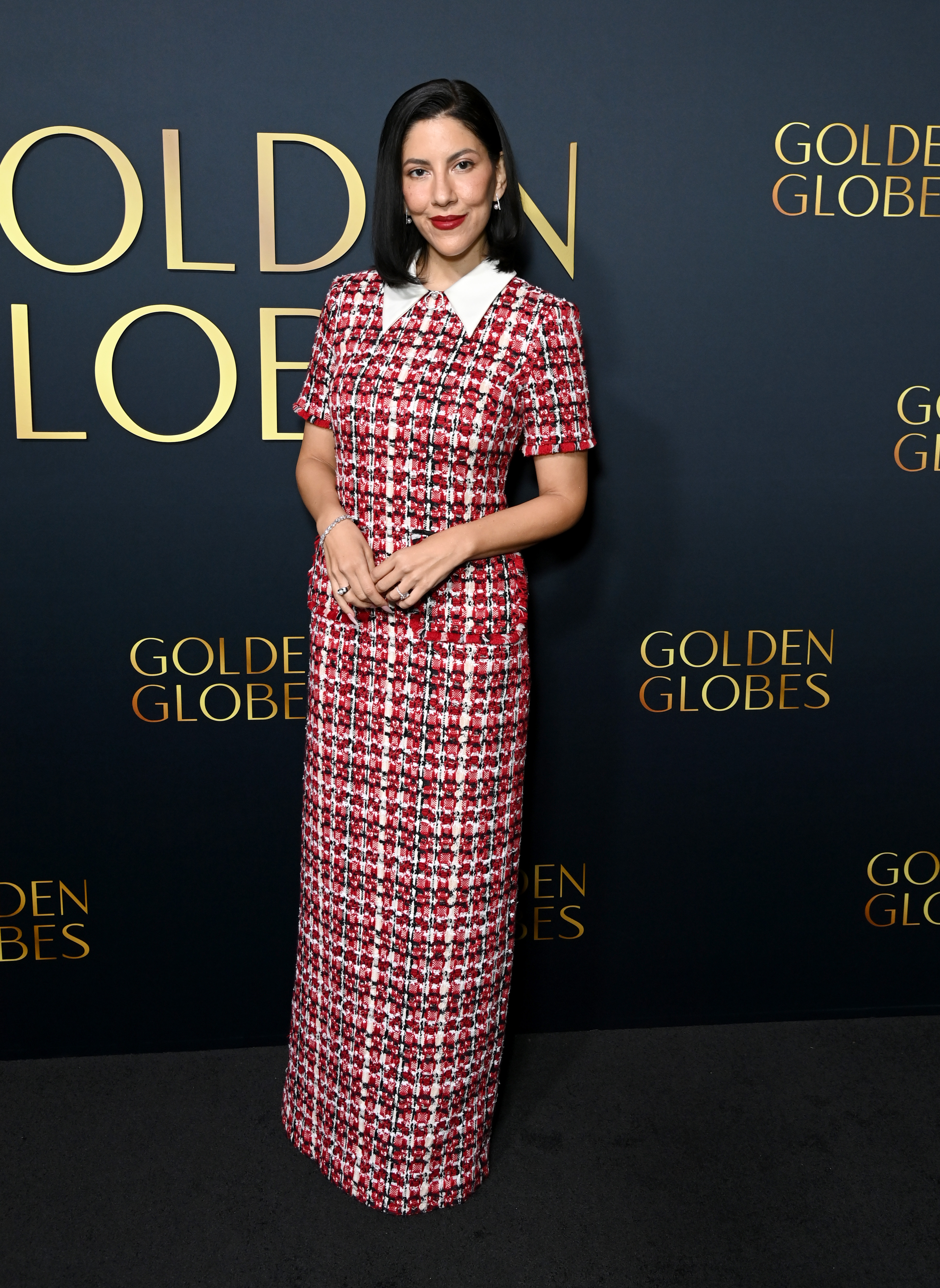 Alfombra roja de los globos de oro 2025 Stephanie Beatriz