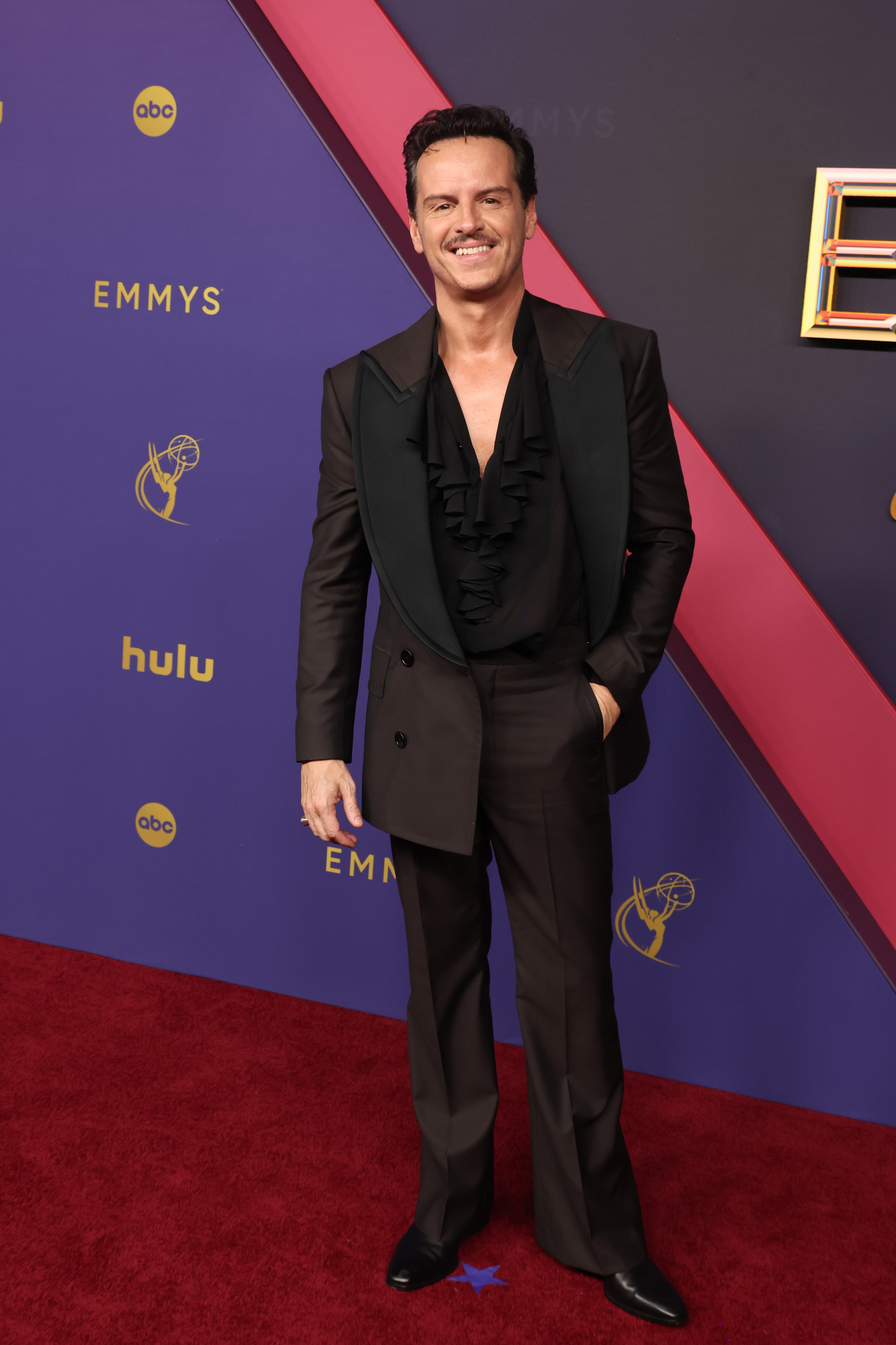 Famosos en la alfombra roja de los emmys