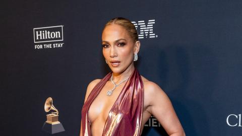 Jennifer Lopez le canta soltera a Ben affleck
