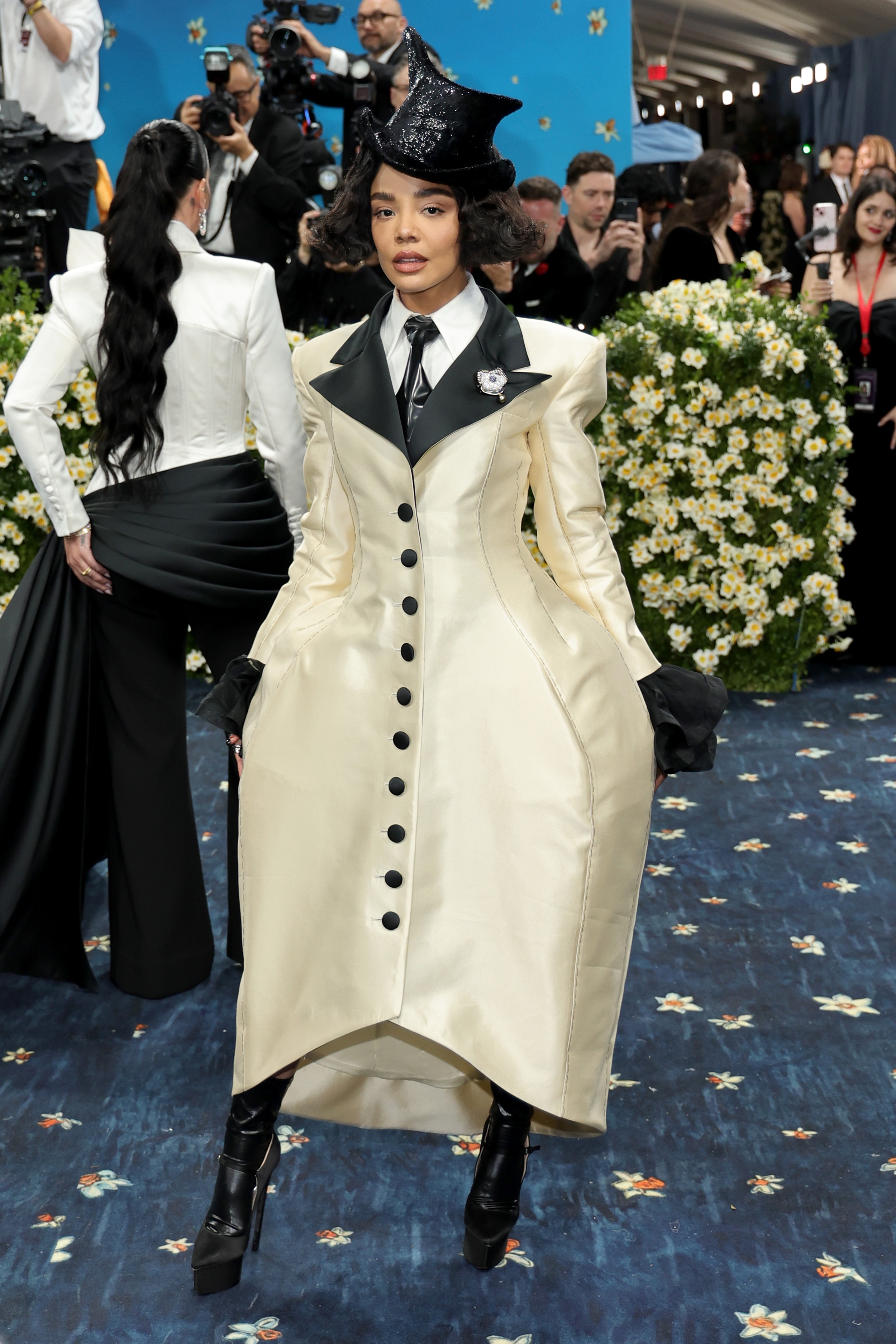 Met Gala 2025 los mejores vestidos Tessa Tompson Met Gala 2025 los mejores vestidos Tessa Tompson