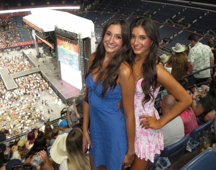 Alexandra y Athena Conley