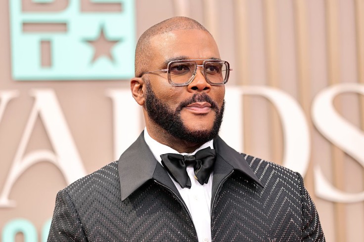 Tyler Perry niega la acusación de agresión sexual del actor Derek Dixon