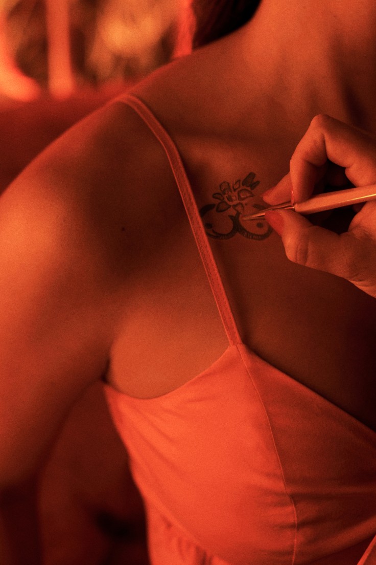 Karol G y Airbnb lanzan la experiencia Tropicoqueta