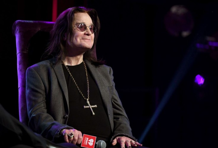 El espectáculo de despedida de Ozzy Osbourne se convierte en una fiesta de compromiso para su hija