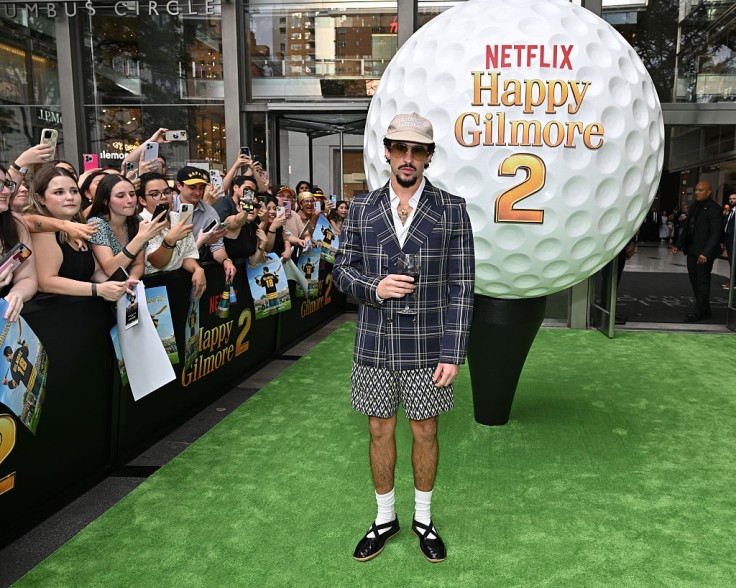 La pegajosa escena de Bad Bunny con Travis Kelce calienta la temporada de Netflix