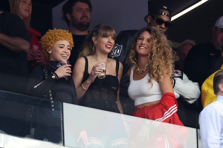 La cantante Taylor Swift y la actriz Blake Lively
