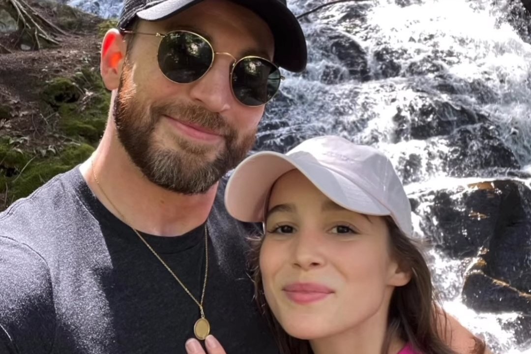 Chris Evans y Alba Baptista Chris Evans y Alba Baptista