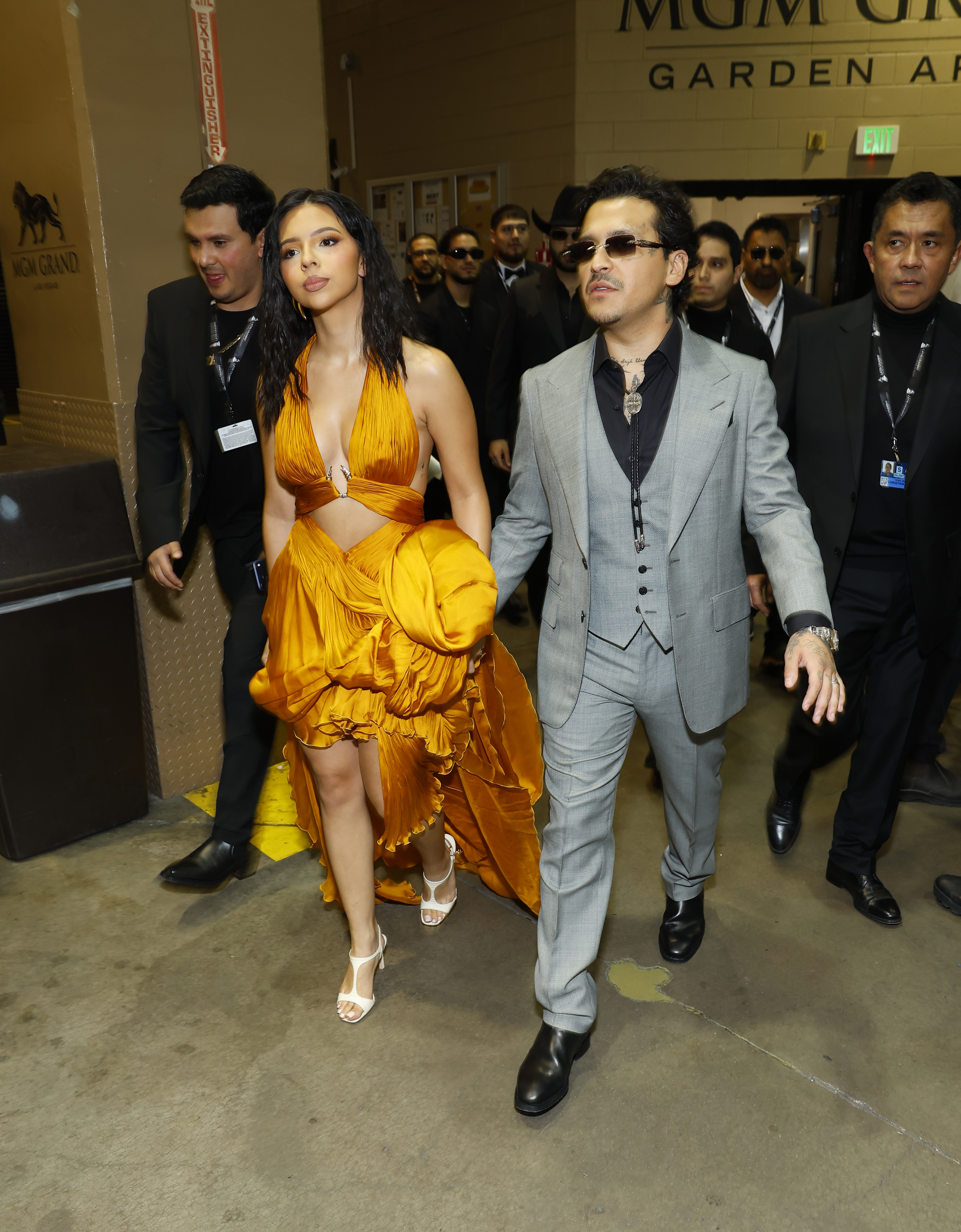 Latin Grammys Nodal y ANgela Aguilar tatuajes